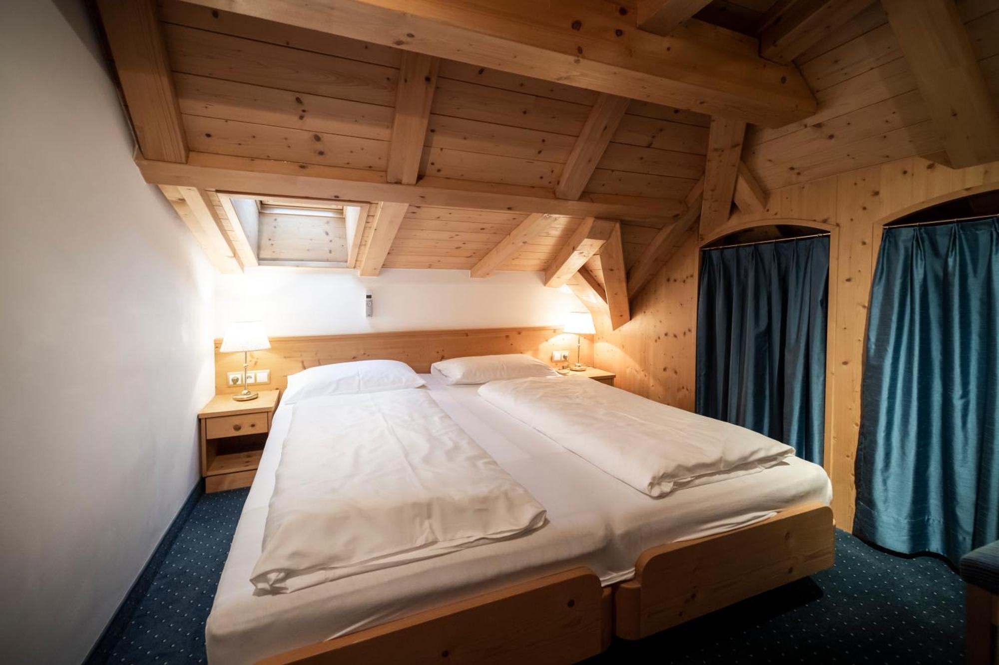 Residence Villa Stella St. Ulrich in Gröden Zimmer foto